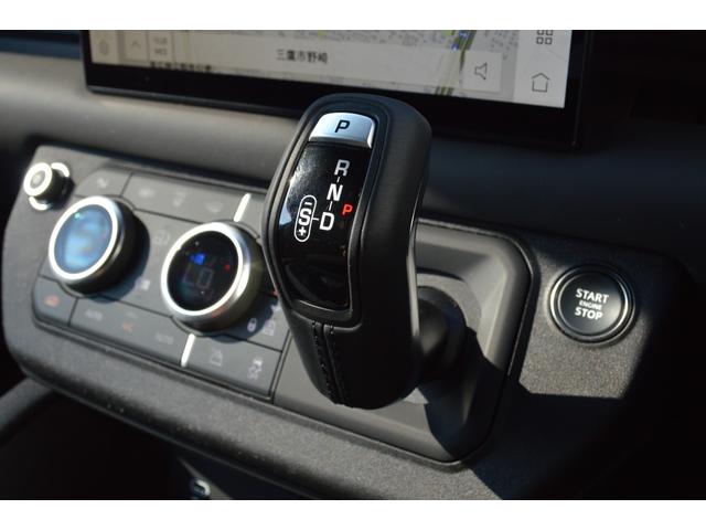 ディフェンダー １１０Ｖ８カルパチアンエディション　Ｐ５２５　電動サイドステップ　２２インチアルミホイール　ＭＥＲＩＤＩＡＮサラウンドサウンド　マトリックスＬＥＤヘッドライト　パノラミックルーフ　ブラックコントラストルーフ＆トテールドア　ヒーター＆クーラーシート（16枚目）