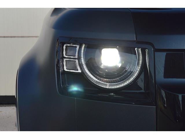 ディフェンダー １１０Ｖ８カルパチアンエディション　Ｐ５２５　電動サイドステップ　２２インチアルミホイール　ＭＥＲＩＤＩＡＮサラウンドサウンド　マトリックスＬＥＤヘッドライト　パノラミックルーフ　ブラックコントラストルーフ＆トテールドア　ヒーター＆クーラーシート（18枚目）