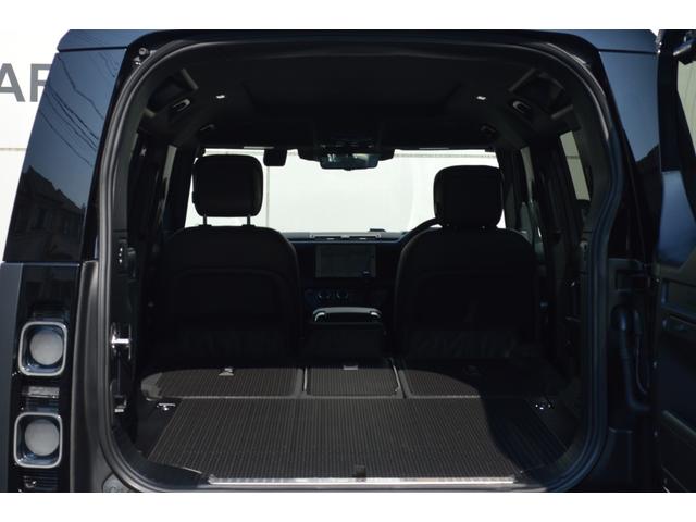 ディフェンダー １１０Ｖ８カルパチアンエディション　Ｐ５２５　電動サイドステップ　２２インチアルミホイール　ＭＥＲＩＤＩＡＮサラウンドサウンド　マトリックスＬＥＤヘッドライト　パノラミックルーフ　ブラックコントラストルーフ＆トテールドア　ヒーター＆クーラーシート（31枚目）