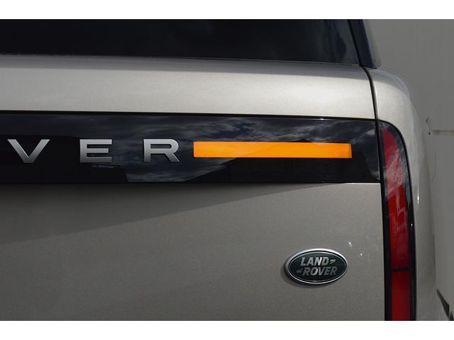レンジローバー ＳＥ　Ｄ３００　スタンダードホイールベース　２０２３ＭＹ　ワンオーナー　電動サイドステップ（3枚目）