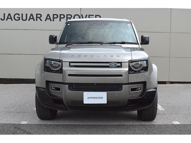 ディフェンダー 110X-ダイナミックSE D350 HAKUBA EDITION スライディングパノラミックルーフ ソフトクローズテールドア エアサスペンションパック 3ゾーンエアコン スペアホイールカバー(ボディ同色) クリアサイドビューミラー(4枚目)