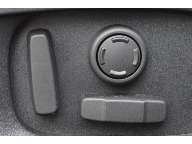 ディフェンダー 110X-ダイナミックSE D350 HAKUBA EDITION スライディングパノラミックルーフ ソフトクローズテールドア エアサスペンションパック 3ゾーンエアコン スペアホイールカバー(ボディ同色) クリアサイドビューミラー(22枚目)