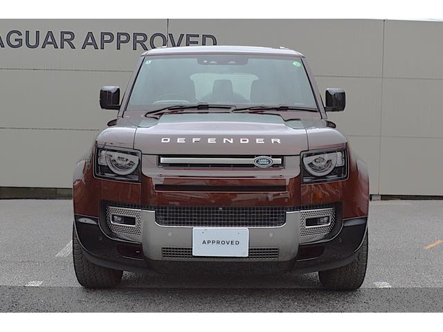 ディフェンダー 130SE D300 ブライトエクステリアパック スライディングパノラミック クリアサイトビューミラー 20インチアルミ シートヒーター全席 フグランプ 12WAYパワーシートメモリー付き リカバリーフック(3枚目)