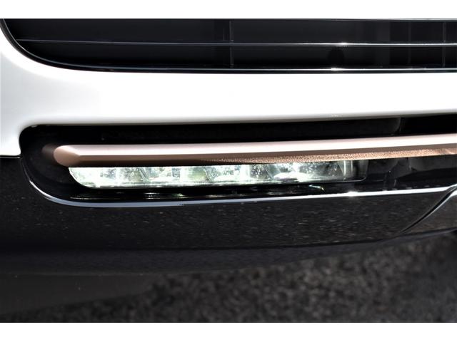 レンジローバー ＳＶ　Ｐ５１０ｅ　スタンダードホイールベース　ＳＶ　Ｓｅｒｅｎｉｔｙ　Ｅｘｔｅｒｉｏｒ　Ａｃｃｅｎｔｓ　Ｃｏｒｉｎｔｈｉａｎ　Ｂｒｏｎｚｅ　ｃｏｎｔｒａｓｔ　ｒｏｏｆ　フロントセンターコンソール急速クーラーボックス（32枚目）