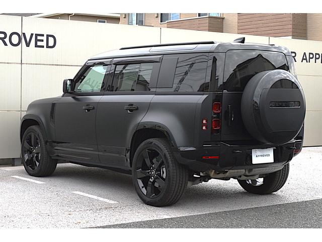 ディフェンダー １１０Ｘ－ダイナミックＨＳＥ　Ｄ３５０　エアサスパック　サテンプロテクションフィルム　ブラックパック　２２インチアルミホイール　クリアサイトビューミラー　ボディー同色スペアーホイールカバー　ヘッドアップディスプレイ　プライバシーガラス（7枚目）