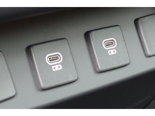 ディフェンダー １１０Ｘ－ダイナミックＨＳＥ　Ｄ３５０　エアサスパック　サテンプロテクションフィルム　ブラックパック　２２インチアルミホイール　クリアサイトビューミラー　ボディー同色スペアーホイールカバー　ヘッドアップディスプレイ　プライバシーガラス（33枚目）