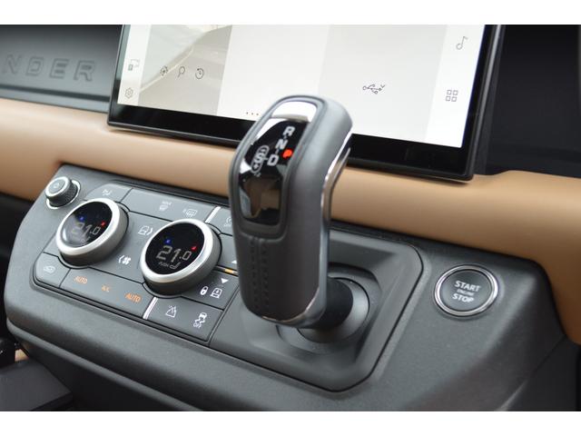 ディフェンダー １１０Ｘ－ダイナミックＨＳＥ　Ｄ３５０　エアサスパック　サテンプロテクションフィルム　ブラックパック　２２インチアルミホイール　クリアサイトビューミラー　ボディー同色スペアーホイールカバー　ヘッドアップディスプレイ　プライバシーガラス（35枚目）