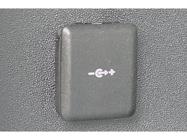 ディフェンダー １１０Ｘ－ダイナミックＨＳＥ　Ｄ３５０　エアサスパック　サテンプロテクションフィルム　ブラックパック　２２インチアルミホイール　クリアサイトビューミラー　ボディー同色スペアーホイールカバー　ヘッドアップディスプレイ　プライバシーガラス（37枚目）