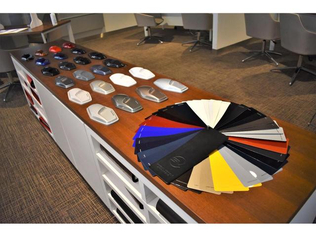 �J���[�T���v���A���U�[�T���v�����ɖL�x�ɂ��p�ӂ��Ă���܂��B���C�ɓ���̃J���[�������Ă��������B