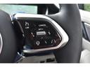 アダプティブクルーズコントロールは、前方車両との安全な車間距離を保ち、走行速度を自動的に調整します。前方の車両が減速すると自車両も減速し安全な車間距離をキープします。