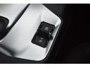 チェッカーフラッグエディション　１８０ＰＳ　２０２０ＭＹ　ドライブプロパック　２０インチブラックＡＷ　プライバシーガラス　電トランク　ブラックルーフ　ダイナミックハンドリングパック　コンフィギュラブルダイナミックス　ヒーター１０ＷＡＹ電動シート（25枚目）