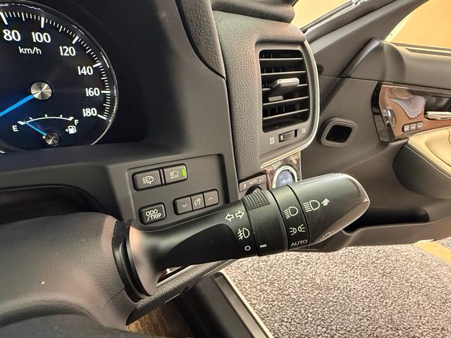 クラウンハイブリッド ロイヤルサルーンG 弊社ラッピング施行車両! 有名店価格の半値以下施工中! 法人ワンオーナー 純正ナビ クルコン パワーシート クリアランスソナー イージークロージャー ETC LEDヘッドライト キーレス(8枚目)