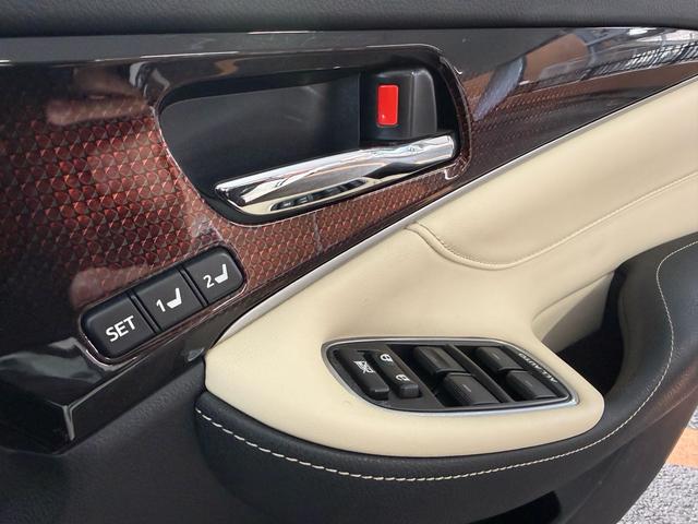 クラウンハイブリッド ロイヤルサルーンG 弊社ラッピング施行車両! 有名店価格の半値以下施工中! 法人ワンオーナー 純正ナビ クルコン パワーシート クリアランスソナー イージークロージャー ETC LEDヘッドライト キーレス(17枚目)