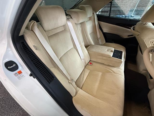 クラウンハイブリッド ロイヤルサルーンG 弊社ラッピング施行車両! 有名店価格の半値以下施工中! 法人ワンオーナー 純正ナビ クルコン パワーシート クリアランスソナー イージークロージャー ETC LEDヘッドライト キーレス(22枚目)