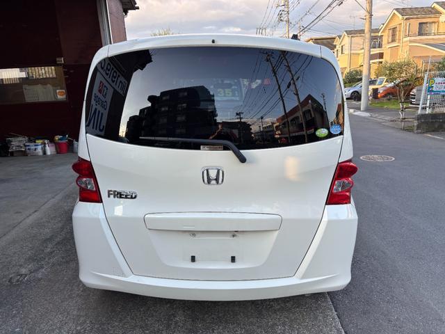 フリード Ｇ　ジャストセレクション　タイミングチェーン　ＳＳＤナビＴＶ　キーレス　パワースライドドア　リアカメラ　ＨＩＤ　ＥＴＣ　ＤＶＤ　ＣＤ　ミュージックサーバー　ブルートゥース（9枚目）