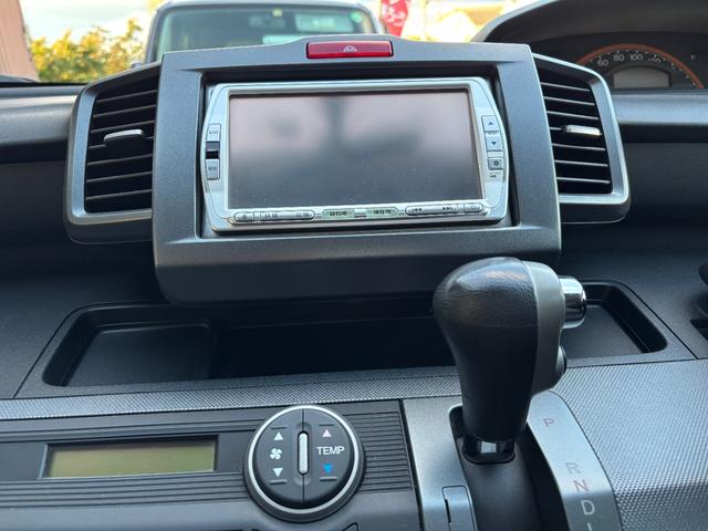 フリード Ｇ　ジャストセレクション　タイミングチェーン　ＳＳＤナビＴＶ　キーレス　パワースライドドア　リアカメラ　ＨＩＤ　ＥＴＣ　ＤＶＤ　ＣＤ　ミュージックサーバー　ブルートゥース（12枚目）