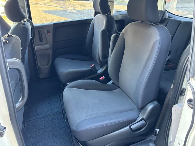 フリード Ｇ　ジャストセレクション　タイミングチェーン　ＳＳＤナビＴＶ　キーレス　パワースライドドア　リアカメラ　ＨＩＤ　ＥＴＣ　ＤＶＤ　ＣＤ　ミュージックサーバー　ブルートゥース（14枚目）