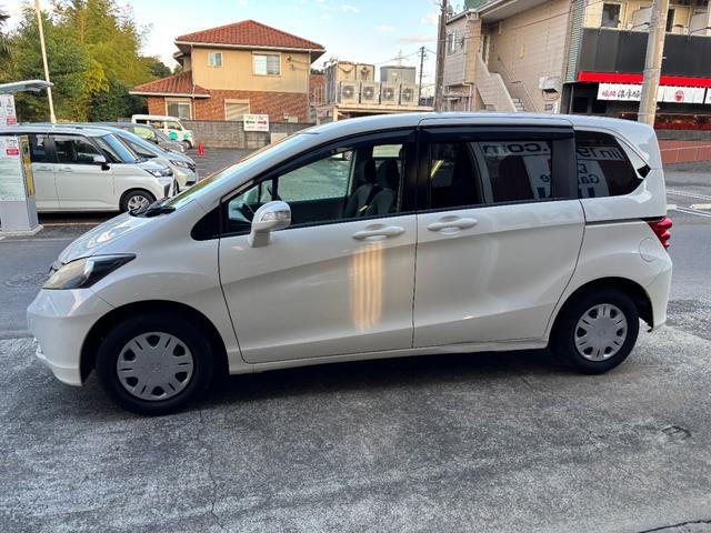 フリード Ｇ　ジャストセレクション　タイミングチェーン　ＳＳＤナビＴＶ　キーレス　パワースライドドア　リアカメラ　ＨＩＤ　ＥＴＣ　ＤＶＤ　ＣＤ　ミュージックサーバー　ブルートゥース（18枚目）