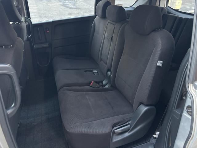 フリード G ジャストセレクション タイミングチェーン メモリーナビTV スマートキー 両側パワースライドドア リアカメラ HID ETC DVD CD AW(6枚目)