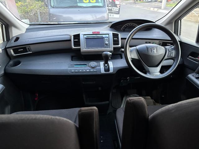 フリード G ジャストセレクション タイミングチェーン メモリーナビTV スマートキー 両側パワースライドドア リアカメラ HID ETC DVD CD AW(13枚目)