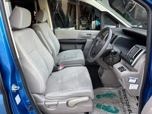 ステップワゴン G Lパッケージ タイミングチェーン HDDナビTV スマートキー 両側パワースライドドア リアカメラ ETC DVD CD ミュージックサーバー リアモニター(3枚目)