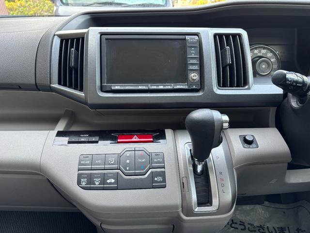 ステップワゴン G Lパッケージ タイミングチェーン HDDナビTV スマートキー 両側パワースライドドア リアカメラ ETC DVD CD ミュージックサーバー リアモニター(13枚目)