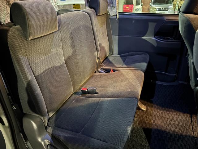 ヴォクシー トランス－Ｘ　タイミングチェーン　ＨＤＤナビＴＶ　キーレス　両側パワースライドドア　リアカメラ　ＨＩＤ　ＥＴＣ　ＤＶＤ　ＣＤ　ミュージックサーバー　ＵＳＢ（6枚目）