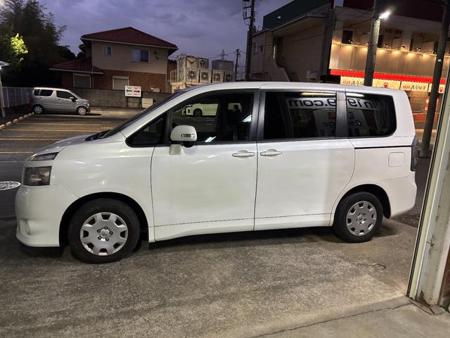 ヴォクシー トランス－Ｘ　タイミングチェーン　ＨＤＤナビＴＶ　キーレス　両側パワースライドドア　リアカメラ　ＨＩＤ　ＥＴＣ　ＤＶＤ　ＣＤ　ミュージックサーバー　ＵＳＢ（14枚目）