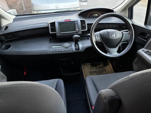 フリード Ｇ　Ｌパッケージ　タイミングチェーン　ＨＤＤナビＴＶ　キーレス　パワースライドドア　リアカメラ　ＥＴＣ　ＤＶＤ　ＣＤ　ミュージックサーバー　ドライブレコーダー（7枚目）