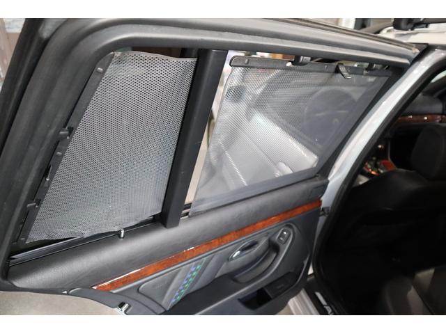 B10 V8ツーリング スイッチトロニック 左H レザー サンルーフ 全席シートヒーター 社外スピーカー ETC 取説・記録簿・スペアキー(23枚目)
