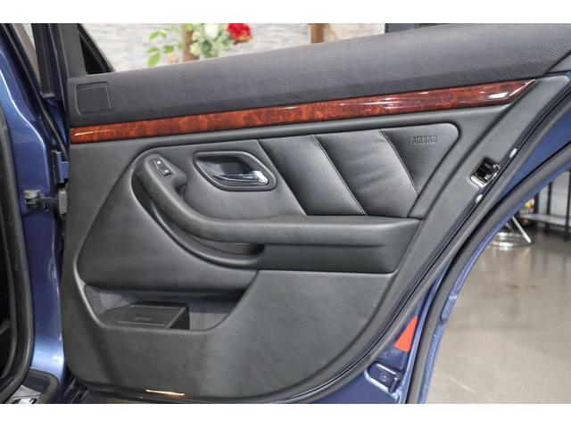 B10 3.3リムジン 右ハンドル 黒レザー サンルーフ シートヒーター ETC ドラレコ 取説・記録簿・スペアキー完備(30枚目)