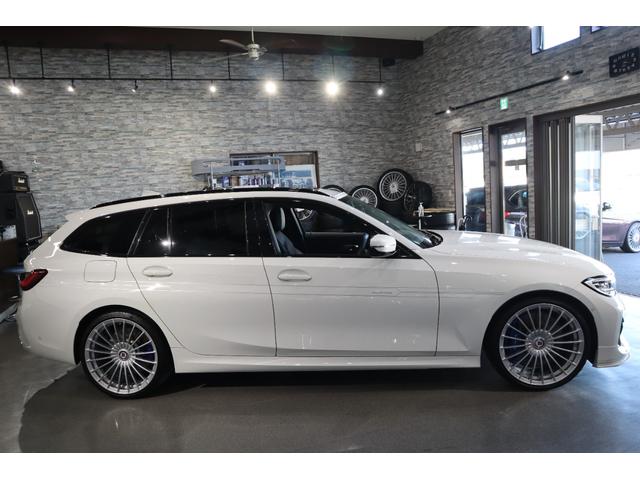 D3 S ツーリングオールラッド ワンオーナー パノラマサンルーフ 黒レザー 全席シートヒーター ハーマンカードンスピーカー ヘッドアップディスプレイ ACC レザーダッシュボード レーザーライト TVチューナー(4枚目)