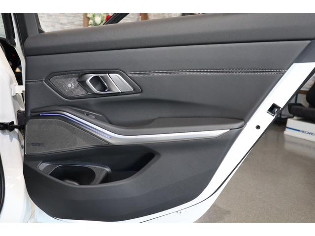 D3 S ツーリングオールラッド ワンオーナー パノラマサンルーフ 黒レザー 全席シートヒーター ハーマンカードンスピーカー ヘッドアップディスプレイ ACC レザーダッシュボード レーザーライト TVチューナー(35枚目)