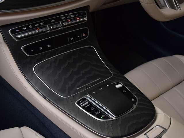 Eクラス E200 クーペ スポーツ BSG搭載モデル マキアートベージュ&ヨットブルー(15枚目)