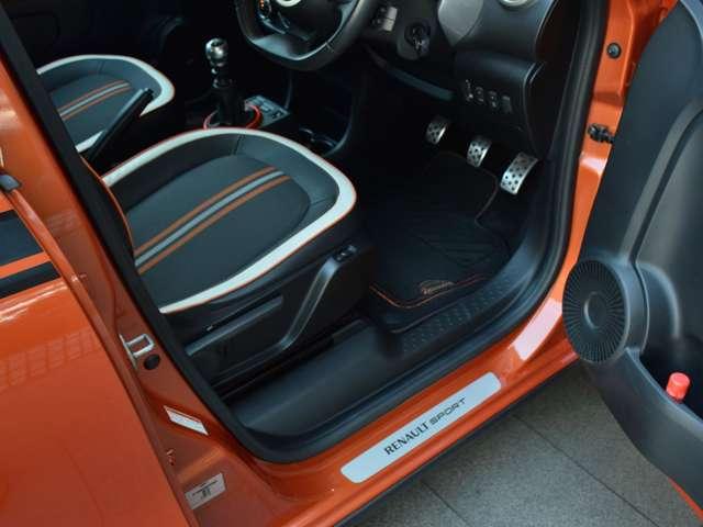 トゥインゴ ＧＴ　５ＭＴ　限定車（11枚目）