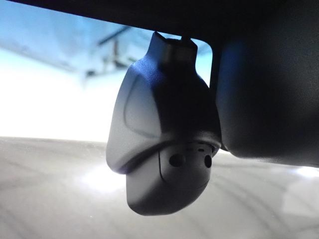 Ｎ－ＢＯＸカスタム Ｇ・Ｌターボホンダセンシング　／純正８インチナビ／前後ドラレコ／パドルシフト／大型ルーフコンソール／ワンオーナー／禁煙／ＥＴＣ／パドルシフト／ドアバイザー／プライムスムースコンビシート／オートリトラミラー／Ｒカメラ／横滑り抑制機能（3枚目）