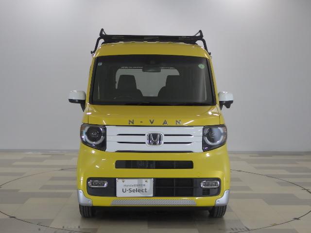 Ｎ－ＶＡＮ＋スタイル ファン・ホンダセンシング　／８インチナビ／障害物センサー／ルーフインナーパイプ＆ラック／外部電源入力キット／大型ルーフコンソール／ＬＥＤフォグ／オートライト／Ｒカメラ／ＢＴＡ／フルセグ／録音再生機能／オートリトラミラー／ＵＳＢ（9枚目）