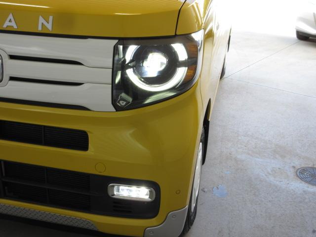 Ｎ－ＶＡＮ＋スタイル ファン・ホンダセンシング　／８インチナビ／障害物センサー／ルーフインナーパイプ＆ラック／外部電源入力キット／大型ルーフコンソール／ＬＥＤフォグ／オートライト／Ｒカメラ／ＢＴＡ／フルセグ／録音再生機能／オートリトラミラー／ＵＳＢ（10枚目）