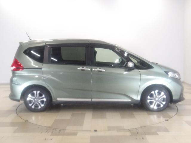 フリード+ クロスター・ホンダセンシング /雹害車/9インチナビ/前後ドラレコ/ルーフレール/シートヒータ/LEDアクティブコーナーリングライト/プライムスムースコンビシート/サイドカーテンSRS/オートリトラミラー/フルセグ/BTA/USB(13枚目)