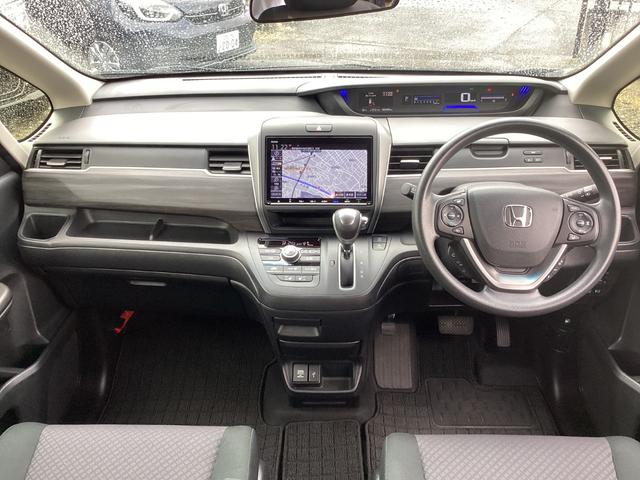 フリード+ Gブラックスタイル /当社試乗車/9インチナビ/シートヒータ/アクティブコーナーリングライト/オートライト/オートリトラミラー/ETC2.0/USB/ロールサンシェード/AppleCarPlay/フルセグ/録音再生機能(16枚目)