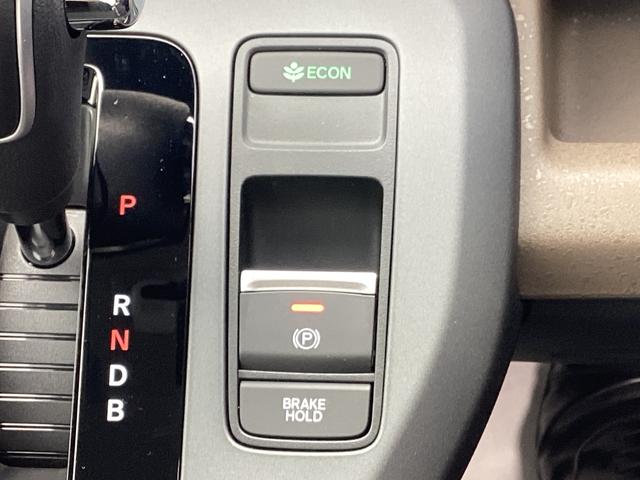 フリード e:HEVエアーEX /登録済未使用車/マルチビュカメラ/LEDアクティブコーナーリングライト/BSI/リヤクーラー/シートヒータ/純正アルミ/サイドカーテンSRS/プライムスムースコンビシート/オートリトラミラー/VSA(21枚目)