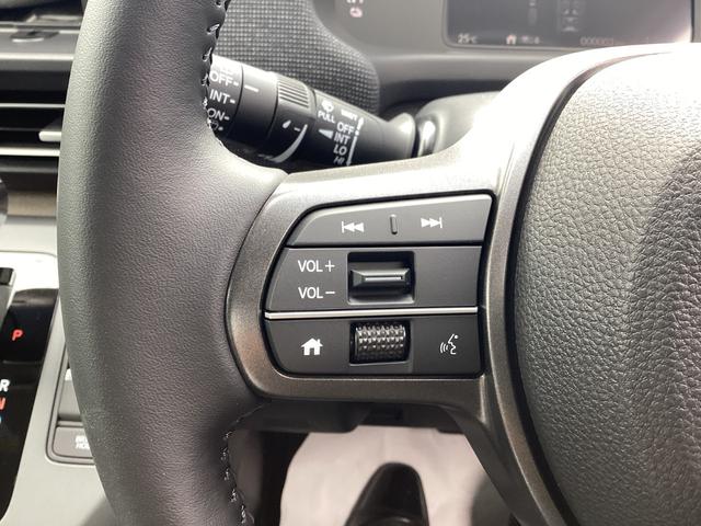 フリード e:HEVエアーEX /登録済未使用車/マルチビュカメラ/LEDアクティブコーナーリングライト/BSI/リヤクーラー/シートヒータ/純正アルミ/サイドカーテンSRS/プライムスムースコンビシート/オートリトラミラー/VSA(22枚目)