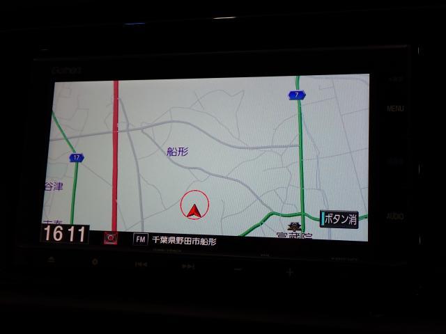 フィット ｅ：ＨＥＶクロスター　／ホンダセンシング／２トーン／純正ナビ／ドラレコ／ルーフレール／障害物センサー／ワンオーナー／ドアバイザー／サイドカーテンＳＲＳ／電子パーキング／ブレーキホールド／ＡＣＣ／ＥＴＣ２．０／ＵＳＢ／ＶＳＡ（6枚目）