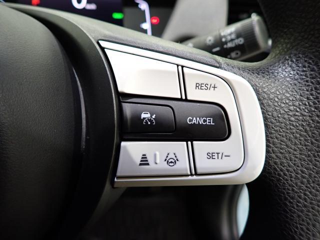 フィット ｅ：ＨＥＶクロスター　／ホンダセンシング／２トーン／純正ナビ／ドラレコ／ルーフレール／障害物センサー／ワンオーナー／ドアバイザー／サイドカーテンＳＲＳ／電子パーキング／ブレーキホールド／ＡＣＣ／ＥＴＣ２．０／ＵＳＢ／ＶＳＡ（28枚目）