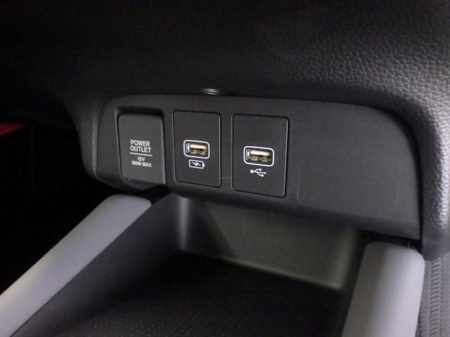 通常のＵＳＢ入力端子の他にスマホ充電に対応した２．５ＡのＵＳＢ端子を２箇所装備☆仲良く充電できちゃいますね☆