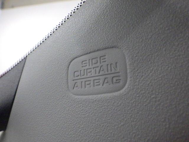 車両側面からの安全性も高めてくれる、安心装備のサイドカーテンエアバックシステムです◎
