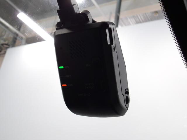 ステップワゴン ｅ：ＨＥＶスパーダ　ホンダセンシング／純正９インチナビ／前後ドラレコ／全方位カメラ／ＢＳＩ／パドルシフト／ワンオーナー／禁煙／パワーテールゲート／アクティブコーナーリングライト／ＥＴＣ２．０／ＡＣＣ／サイドカーテンＳＲＳ（4枚目）