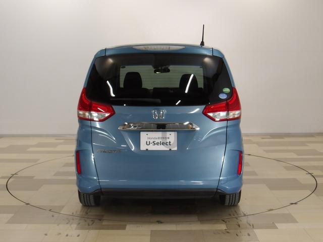 フリード＋ Ｇ・ホンダセンシング　／純正ナビ／ＬＥＤフォグ／オートライト／アクティブコーナーリングライト／プラズマクラスター／ワンオーナー／禁煙／合皮シート／革ハンドル／純正アルミ／ロールサンシェード／ＥＴＣ／ドアバイザー／ＢＴＡ（11枚目）