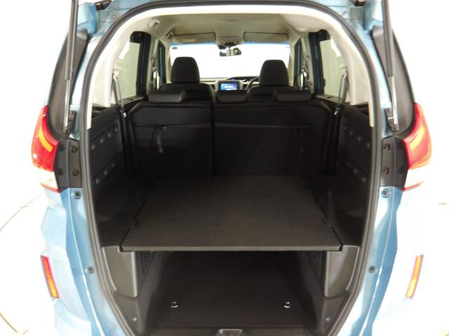 フリード＋ Ｇ・ホンダセンシング　／純正ナビ／ＬＥＤフォグ／オートライト／アクティブコーナーリングライト／プラズマクラスター／ワンオーナー／禁煙／合皮シート／革ハンドル／純正アルミ／ロールサンシェード／ＥＴＣ／ドアバイザー／ＢＴＡ（28枚目）