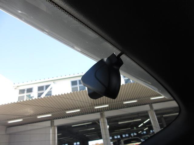 シビック ハッチバック /6速MT/無限スタイリングセット&エキゾーストマフラー&フルバケットシート&ハンドル&ドアバイザー/ワンオーナー/純正ナビ/前後ドラレコ/ETC2.0/オートハイビーム/フルセグTV/USB/VSA(8枚目)